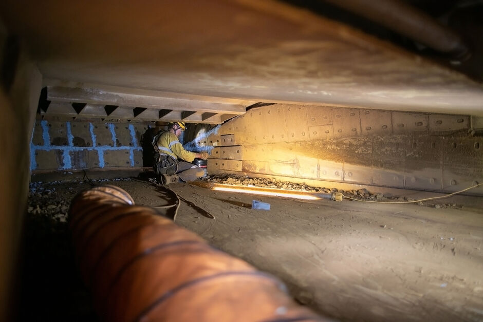 Working in Confined Spaces Online Course - Book now with Easybook Training