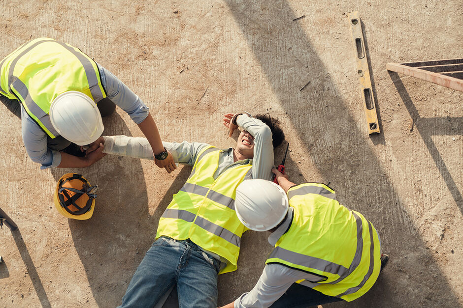 Your Guide to First Aid Training: Comprehensive Courses for Every Need - Easybook Training